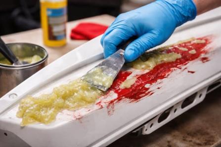 Boya Sökücü Plastiğe Zarar Verir Mi?