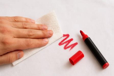 Keçeli Kalem Lekesi Nasıl Çıkar?