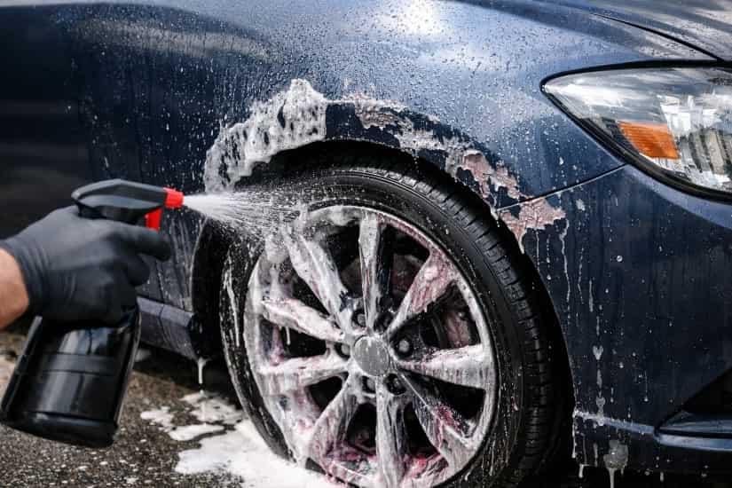 Pas çözücü boyaya zarar verir mi?